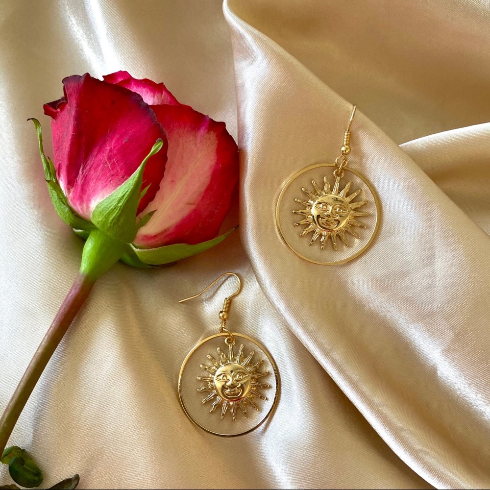 Bright Gold Shiny Sun Face Circle Earrings - Picture 2 of 12